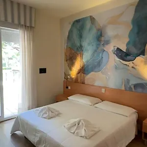 https://la-maison-hotel-lido-di-jesolo.hotelinveneto.com